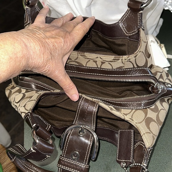 Coach Signature C Shoulder Handbag - Picture 6 of 9